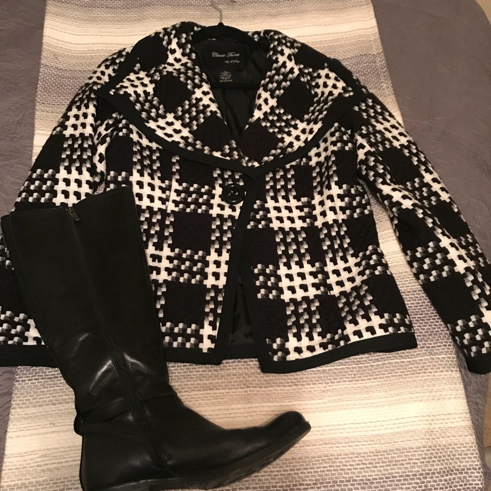 ⭐️Classy Black & White Herringbone Jacket⭐️ - Picture 2 of 7